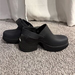 Sorel women’s Ona Streetworks platform clogs in black